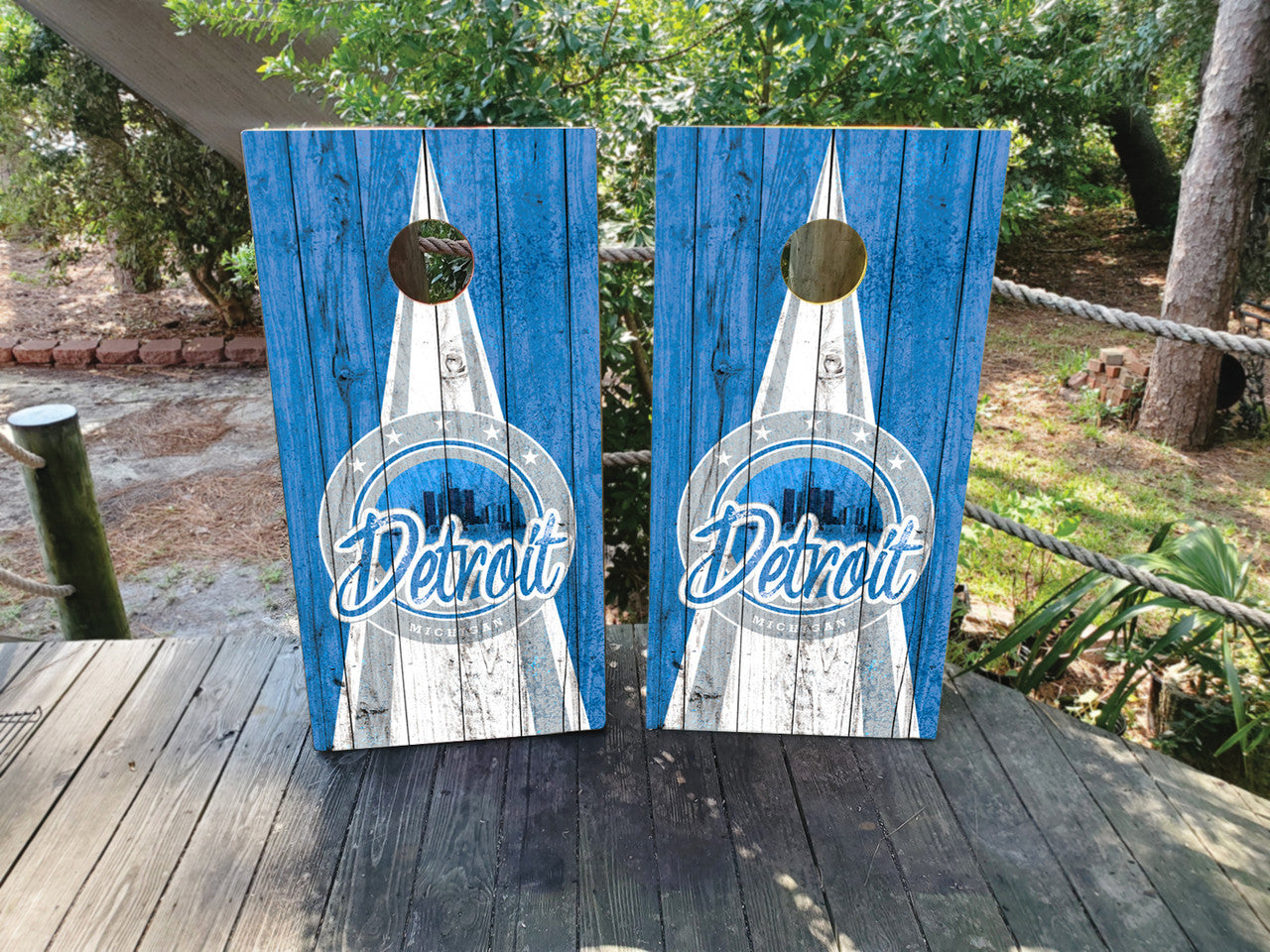 GRUNGY DETROIT SKYLINE CORNHOLE BOARDS / SET- DESIGN 2 (WOOD GRAIN) / Set